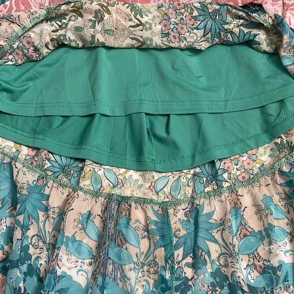 avenue, floral, maxi dress. Size 16 - Picture 12 of 13